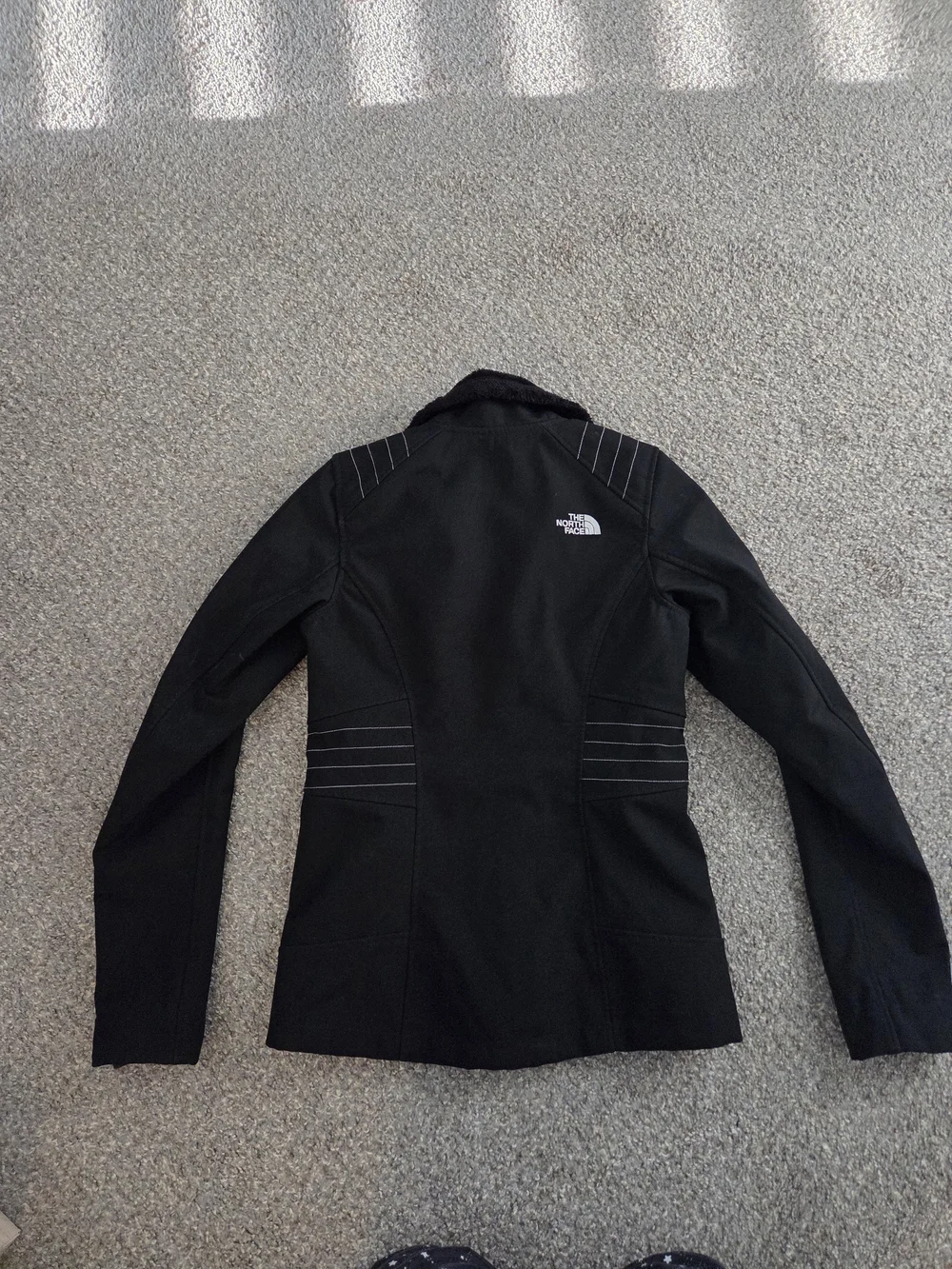 The North Face Women's Black Zip-Up Utility Jacket - Picture 4 of 4